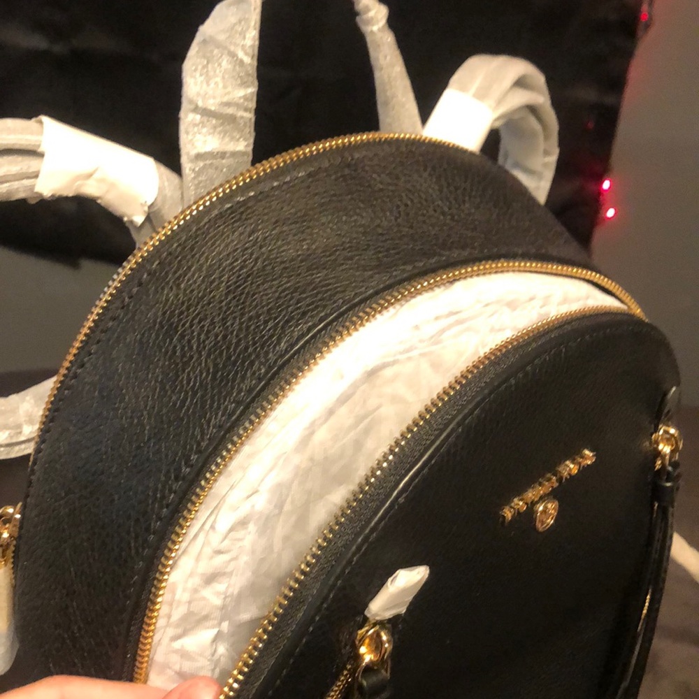 Micheal Kors backpack purse 😍😍